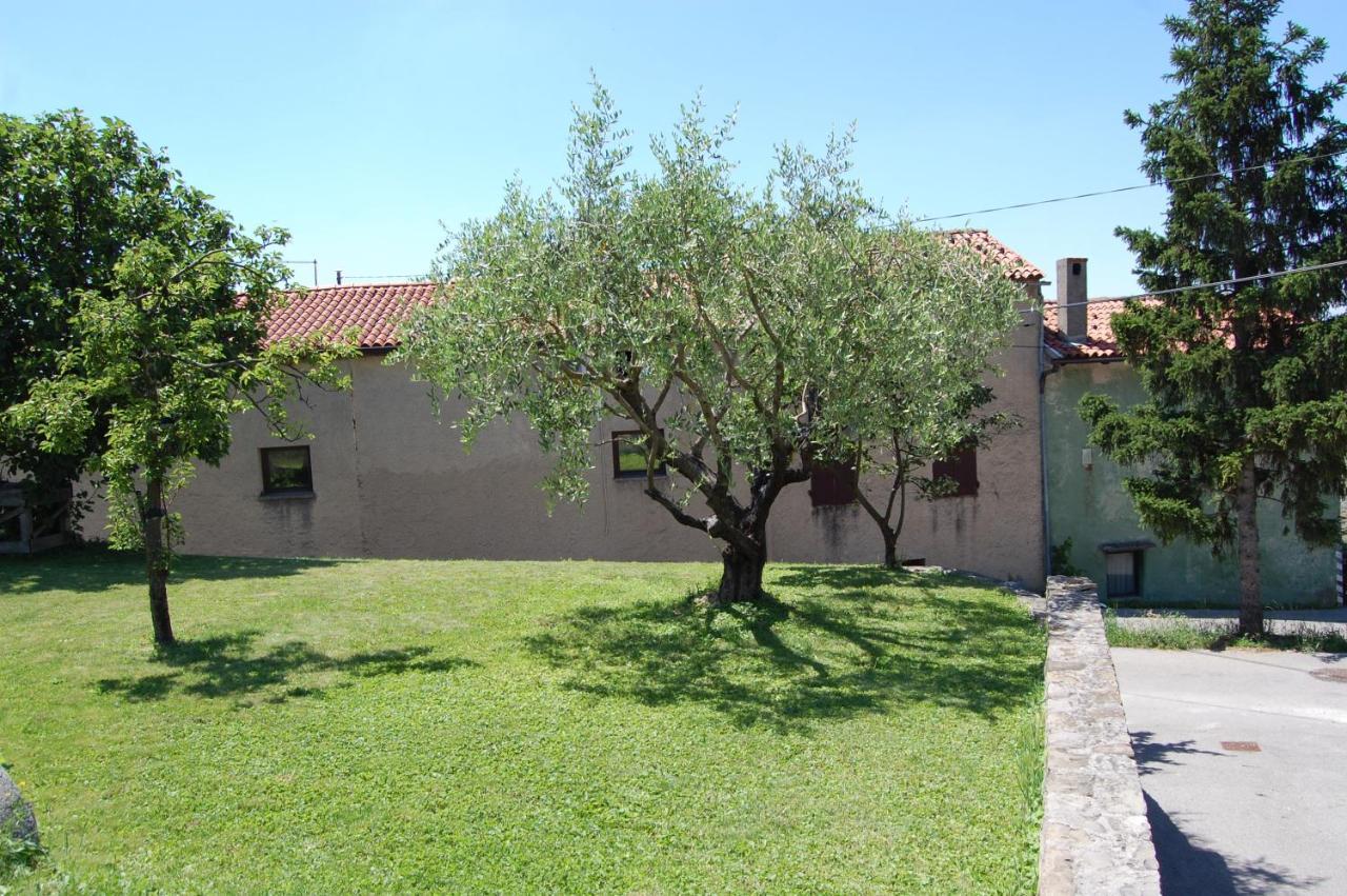 Ferienwohnung Apartma Hiska Dobravlje Exterior foto